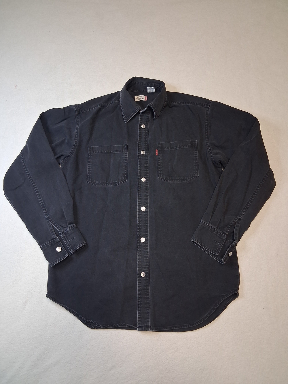 Levi's Men's Black Long-Sleeve Button-Down Shirt